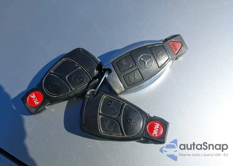 2002 Mercedes-Benz E 320 Special Edition z USA, uszkodzony, nr VIN WDBJF65J52B396892